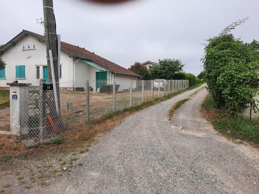 Ravissant T2, Cl 3 Etoiles, 3 Pers Et 1 Enf , 3 Lits, Parking Et Patio Saint-Sever (Landes)