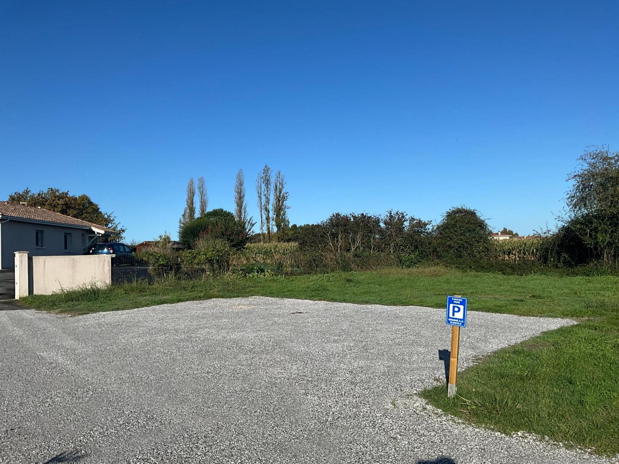 Ravissant T2, Cl 3 Etoiles, 3 Pers Et 1 Enf , 3 Lits, Parking Et Patio Saint-Sever (Landes)