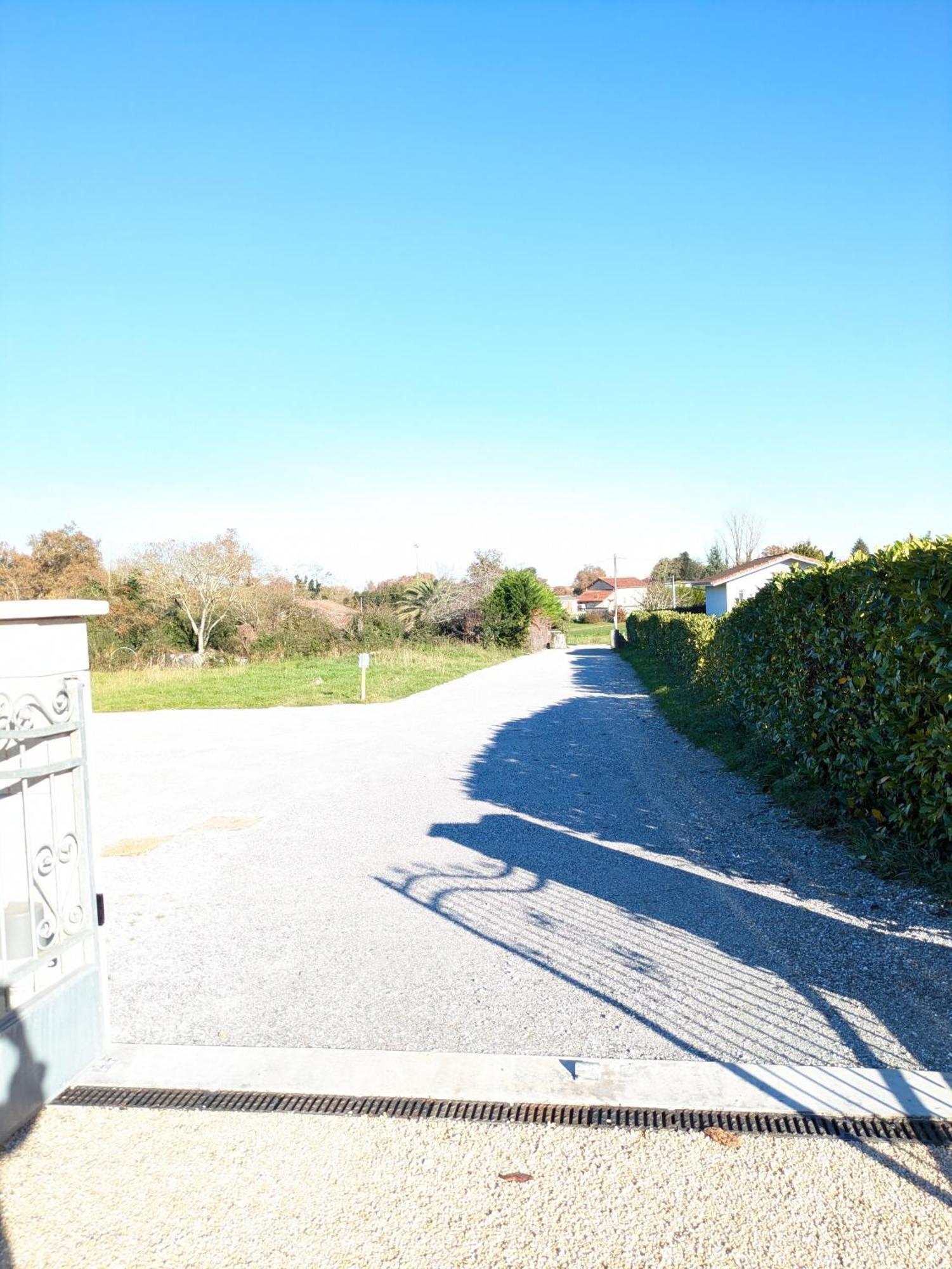 Ravissant T2, Cl 3 Etoiles, 3 Pers Et 1 Enf , 3 Lits, Parking Et Patio Apartment Saint-Sever (Landes)